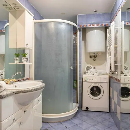 Apartmán Cozy, Spacious & Sunny In Heart Of City Center *